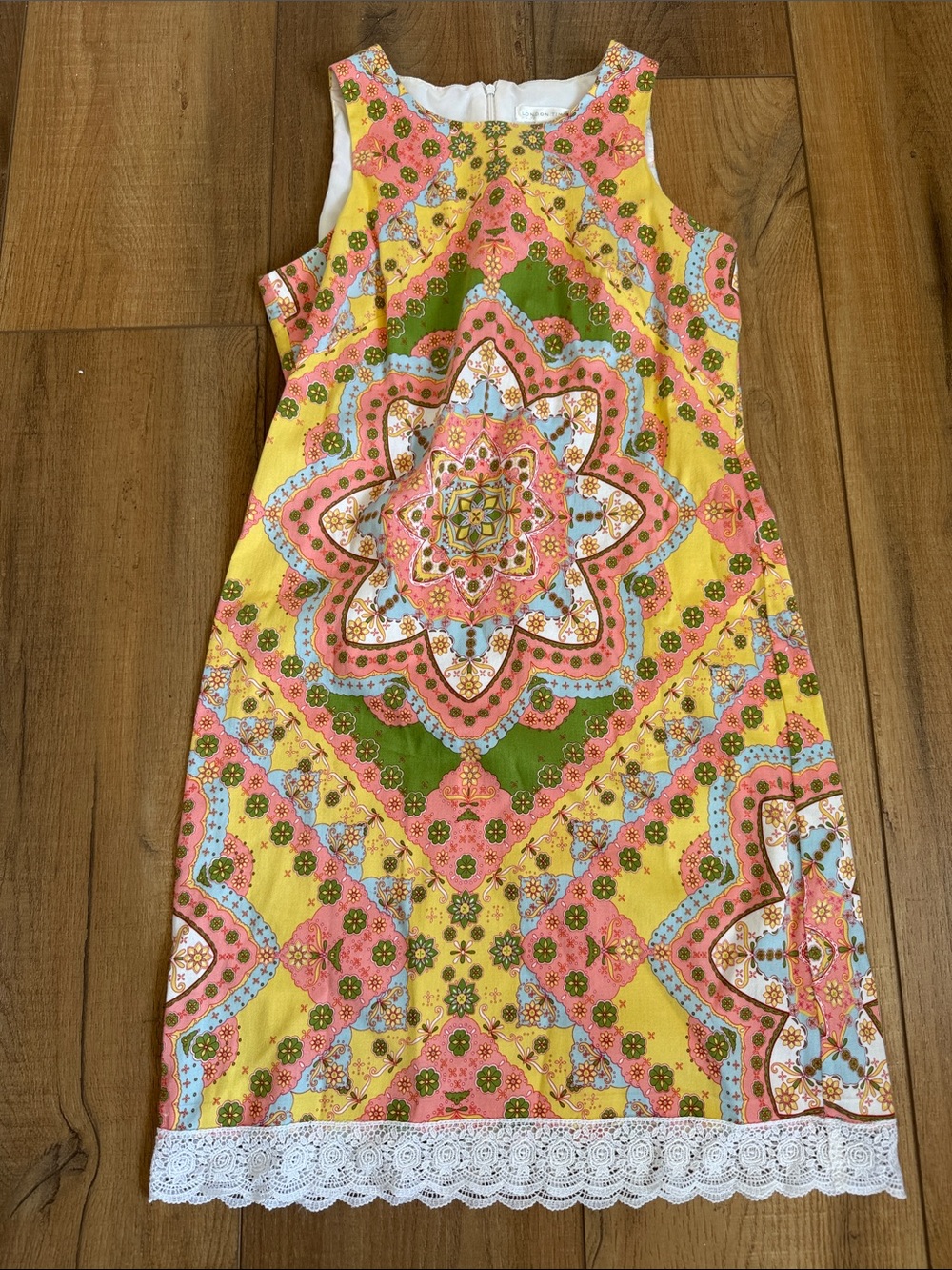Kind Times Yellow & Pink Medallion Shift Dress size 4